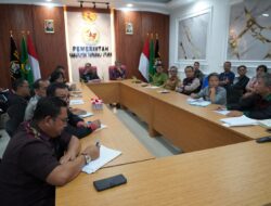 Bupati Taput Pimpin Rapat Pembahasan Ranperda Perubahan Perangkat Daerah