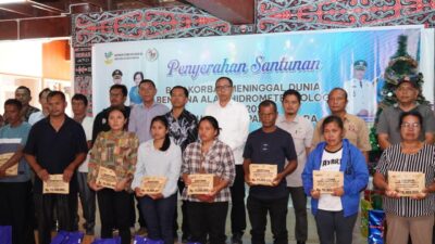 Bupati Taput Serahkan Santunan Kepada Ahli Waris Korban Bencana Hidrometeorologi Tahun 2025