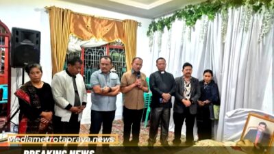 Sambangi Rumah Duka, Atas Meniggalnya St.Sahat Maston Haloho : Dr. Maruli Siahaan Ucapkan Turut Berduka Cita