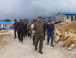 Tinjau Pembangunan Huntap di Dolok Nauli, Bupati Jonius Taripar Tekankan Akurasi Data Penerima dan Sinergi Infrastruktur