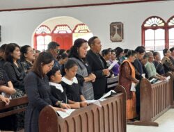 Ibadah Jumat Agung di HKBP Simorangkir, Bupati Taput Ajak Jemaat Gaungkan Kembali Wisata Rohani Salib Kasih