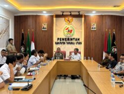 Wakil Bupati Tapanuli Utara Fasilitasi Dialog dengan Massa unjukrasa terkait pencairan dana supplier MBG
