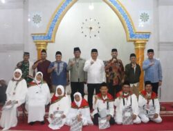 Pemkab Tapanuli Utara Lepas Keberangkatan 7 Calon Haji, Harapkan Kembali Tetap Sehat ‎