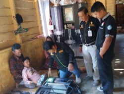 Disdukcapil humbahas lakukan jemput bola rekam KTP bagi warga disabilitas di pearung silali